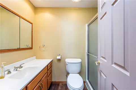 Bath - 194 Seanor Rd, Irwin, PA 15642 photo 1 of 2