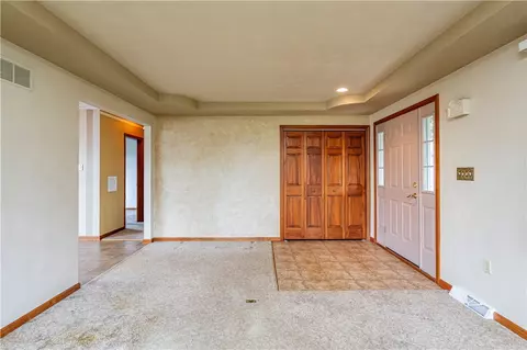 Entry Way - 194 Seanor Rd, Irwin, PA 15642 photo 1 of 4