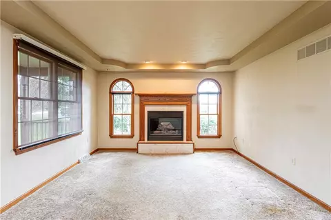 Living - 194 Seanor Rd, Irwin, PA 15642 photo 1 of 3