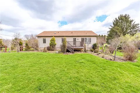 Exterior - 194 Seanor Rd, Irwin, PA 15642 photo 6 of 9