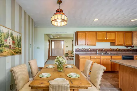 Dining - 194 Seanor Rd, Irwin, PA 15642 photo 1 of 1