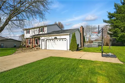 3690 Clearview Dr, Hermitage, PA 16148