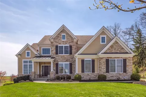 123 Fairview Dr, Cranberry Township, PA 16066