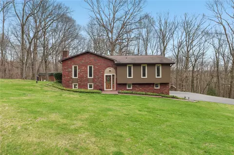 137 Dehaven Rd, Beaver Falls, PA 15010