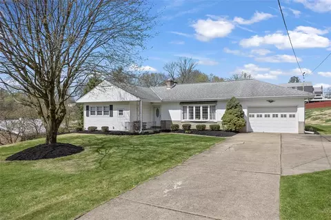 2126 Pococen Dr, Moon Township, PA 15108