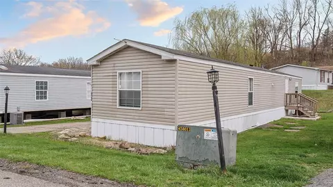 420 Richmond Rd, Imperial, PA 15126