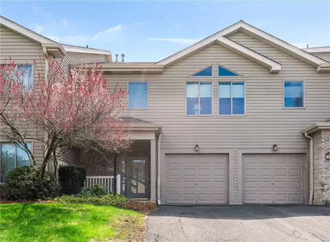 9405 Sundance Dr, Bridgeville, PA 15017