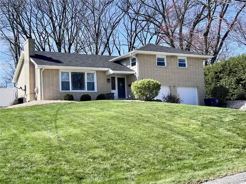 124 Elm Dr, Trafford, PA 15085