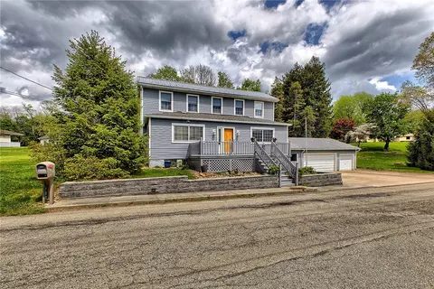 127 Herbert Ln, Delmont, PA 15626