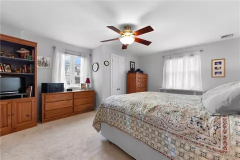 Bedroom - 250 Outlook Dr, Pittsburgh, PA 15228 photo 2 of 10