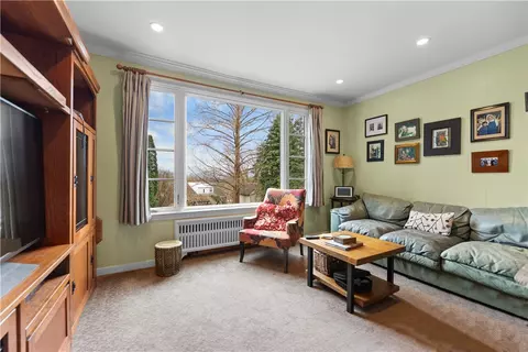 Living - 250 Outlook Dr, Pittsburgh, PA 15228 photo 4 of 6
