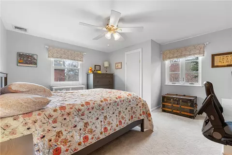 Bedroom - 250 Outlook Dr, Pittsburgh, PA 15228 photo 6 of 10