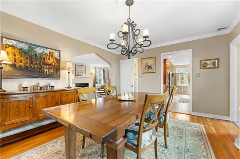 Dining - 250 Outlook Dr, Pittsburgh, PA 15228 photo 3 of 5