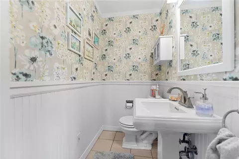 Bath - 250 Outlook Dr, Pittsburgh, PA 15228 photo 1 of 4