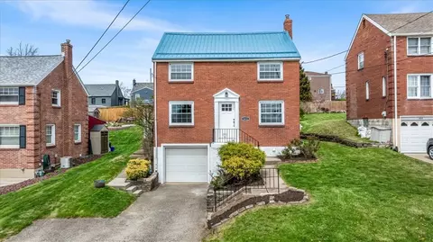 2622 Glenny Ln, West Mifflin, PA 15122