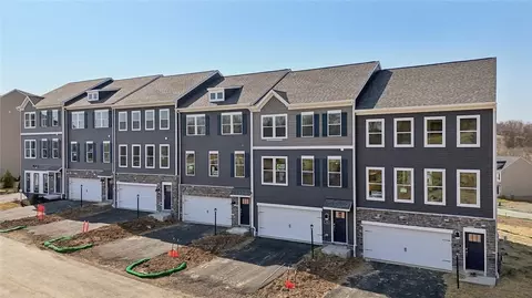 183 Sweetwater Dr, Moon Twp, PA 15108