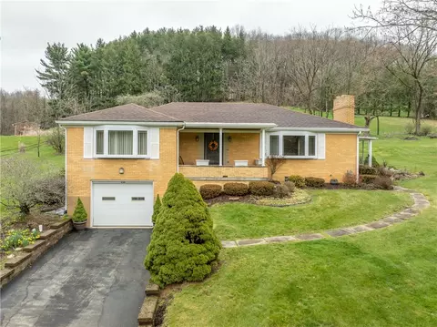 636 Penn High Park Rd, Jeannette, PA 15644