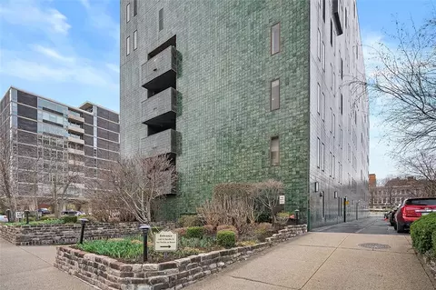 540 N Neville St #402, Pittsburgh, PA 15213