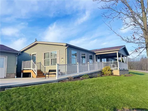 106 Mountain View Dr, Berlin, PA 15530