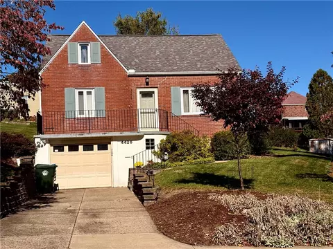4426 E Barlind Dr, Pittsburgh, PA 15227