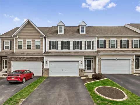 2226 Shawnee Dr, Washington, PA 15301