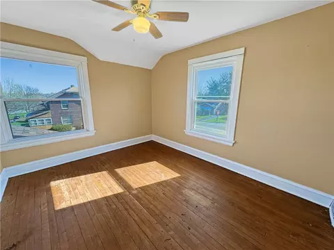 Bedroom - 100 Shenango Blvd, Farrell, PA 16121 photo 2 of 3