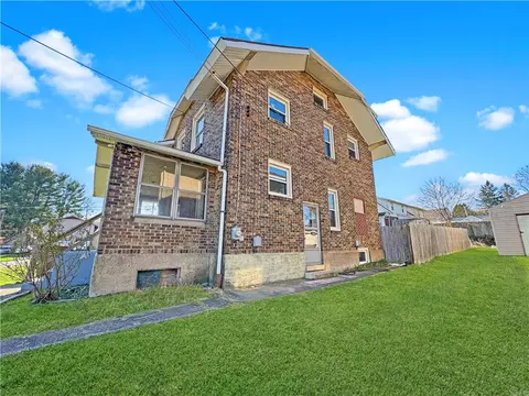 Exterior - 100 Shenango Blvd, Farrell, PA 16121 photo 5 of 8
