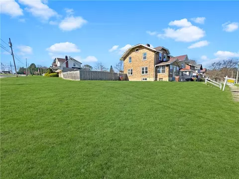 Exterior - 100 Shenango Blvd, Farrell, PA 16121 photo 3 of 8