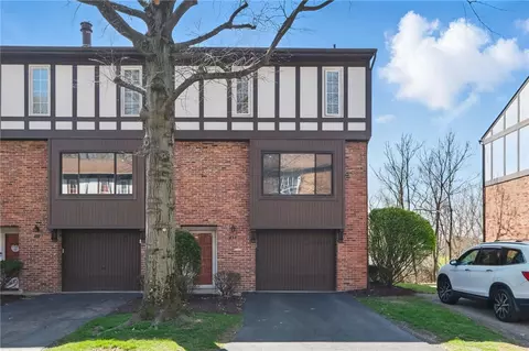 423 Allenberry Dr, Pittsburgh, PA 15237