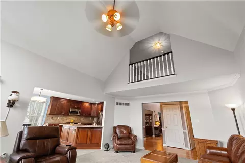 110 Walnut Dr, Eighty Four, PA 15330 photo 12