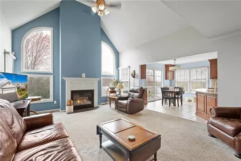 110 Walnut Dr, Eighty Four, PA 15330 photo 10