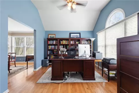 110 Walnut Dr, Eighty Four, PA 15330 photo 8