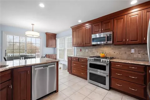 110 Walnut Dr, Eighty Four, PA 15330 photo 15