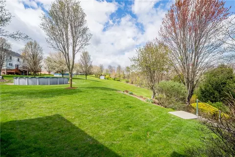 110 Walnut Dr, Eighty Four, PA 15330 photo 47