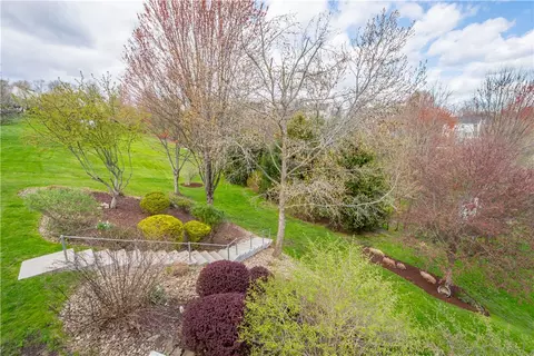 110 Walnut Dr, Eighty Four, PA 15330 photo 45