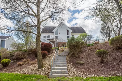 110 Walnut Dr, Eighty Four, PA 15330 photo 43