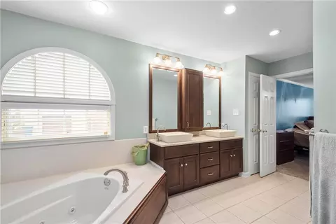 110 Walnut Dr, Eighty Four, PA 15330 photo 24