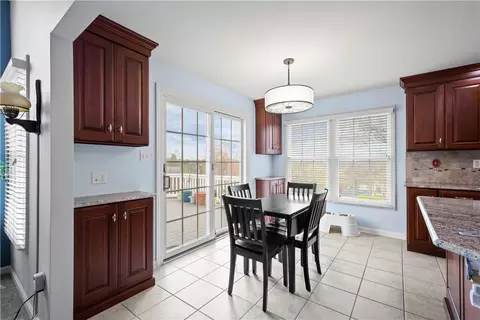 110 Walnut Dr, Eighty Four, PA 15330 photo 17