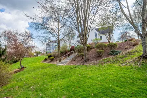 110 Walnut Dr, Eighty Four, PA 15330 photo 46