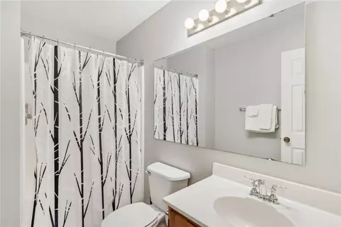 Bath - 509 Jackson Dr, Apollo, PA 15613 photo 4 of 4