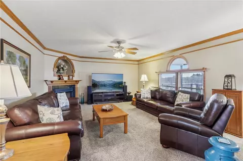 Living - 509 Jackson Dr, Apollo, PA 15613 photo 5 of 7