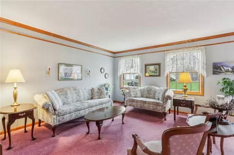 Living - 509 Jackson Dr, Apollo, PA 15613 photo 3 of 7