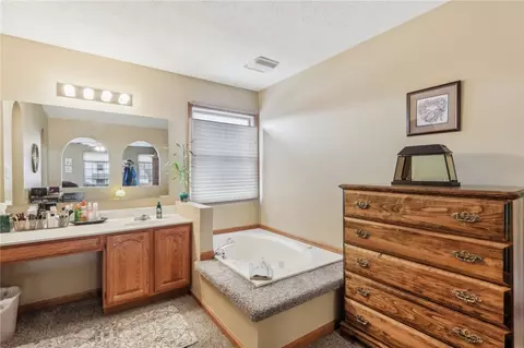 Bath - 509 Jackson Dr, Apollo, PA 15613 photo 1 of 4