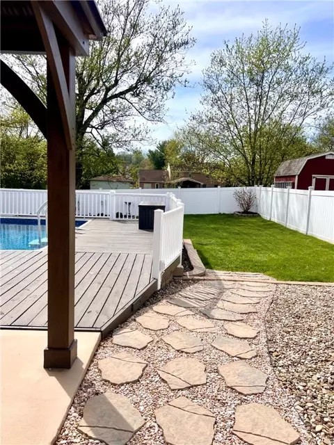 17 Barri Dr, Irwin, PA 15642 photo 34