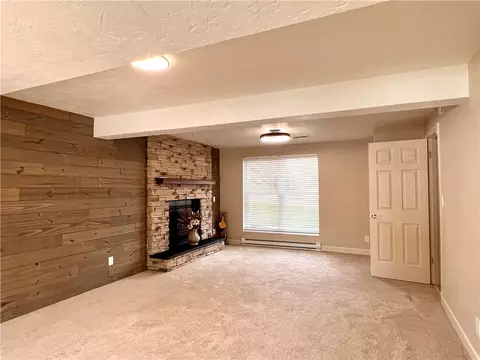 17 Barri Dr, Irwin, PA 15642 photo 8