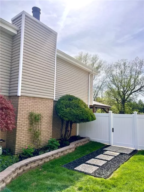 17 Barri Dr, Irwin, PA 15642 photo 42