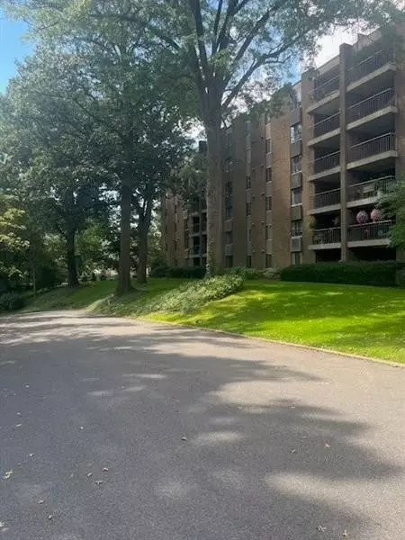 201 Grant St #401, Sewickley, PA 15143