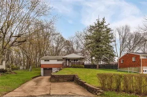620 Blueberry Rd, Monroeville, PA 15146