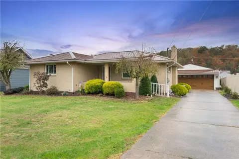 29 Jefferson Ave, Stockdale, PA 15483