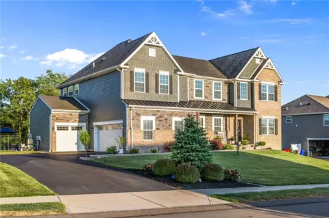 212 Stoneridge Ln, Mars, PA 16046